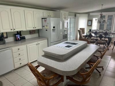 Photo 5 of 17 of home located at 2711 86th Street E Palmetto, FL 34221