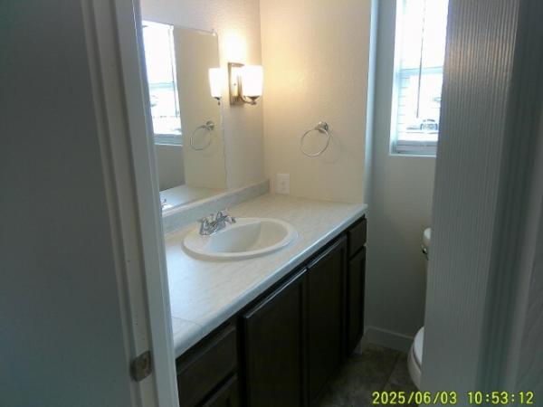 1985 Bonnavilla Manufactured Home