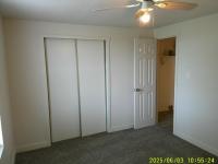 1985 Bonnavilla Manufactured Home