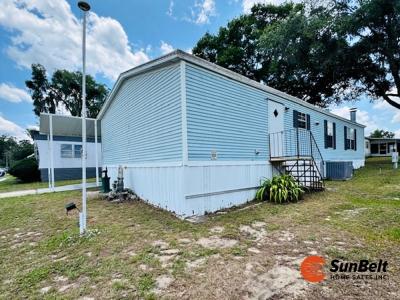Photo 3 of 55 of home located at 5431 NE 35th St Lot 65 Silver Springs, FL 34488
