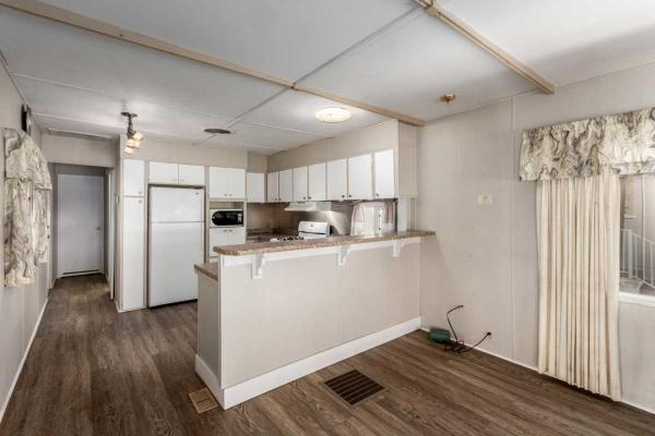 1965 Hillcrest unk Mobile Home