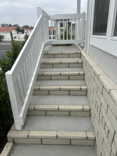 Photo 4 of 28 of home located at 23301 Ridge Route Dr. #86 Laguna Hills, CA 92653