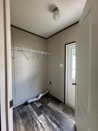 Photo 4 of 15 of home located at 4000 SW 47th Street, #H07 Gainesville, FL 32608