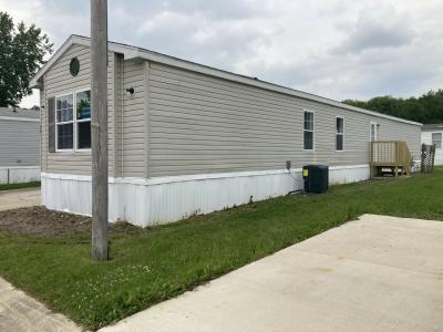 Photo 2 of 11 of home located at 887 S Oak Brook Place Warsaw, IN 46580