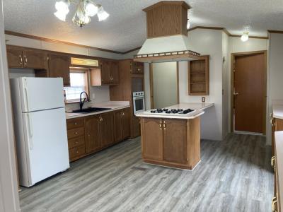 Photo 5 of 11 of home located at 887 S Oak Brook Place Warsaw, IN 46580