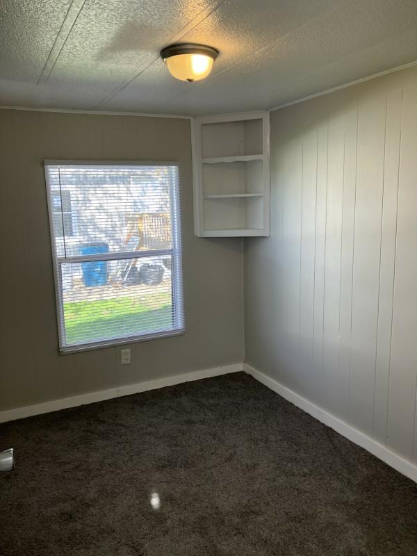 1977 Holly Park mobile Home