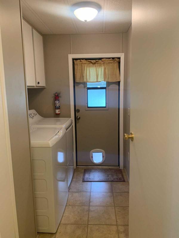 1985 Barrington Manufactured Home