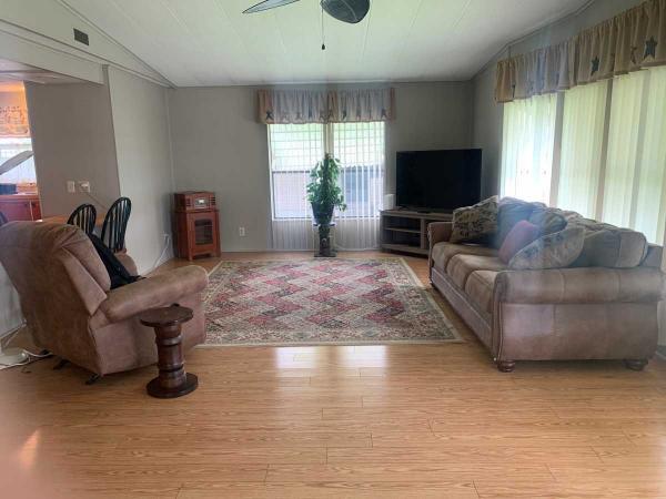1985 Barrington Manufactured Home