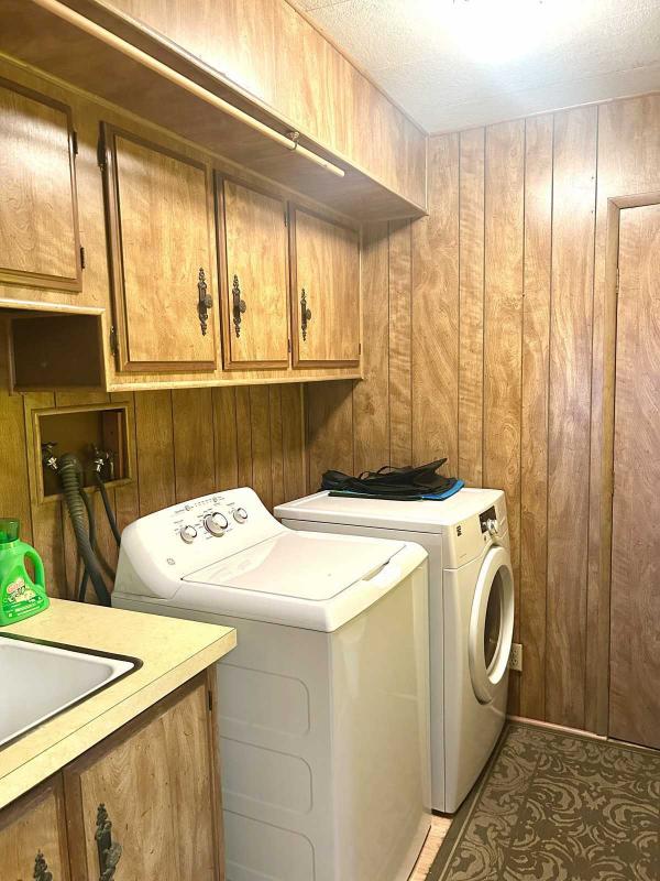 1977 Aquar Aquar Manufactured Home