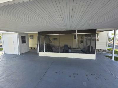 Photo 3 of 22 of home located at 7400 46th Ave N Saint Petersburg, FL 33709