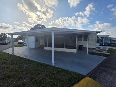 Photo 2 of 22 of home located at 7400 46th Ave N Saint Petersburg, FL 33709