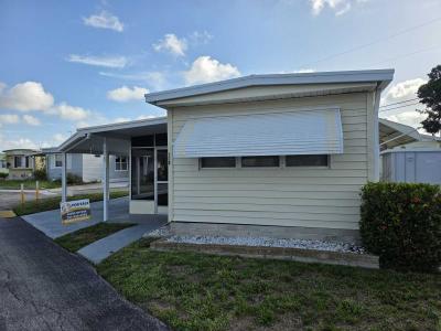 Photo 1 of 22 of home located at 7400 46th Ave N Saint Petersburg, FL 33709