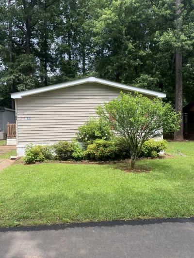 Photo 3 of 8 of home located at 704 Valley View Drive Stone Mountain, GA 30087