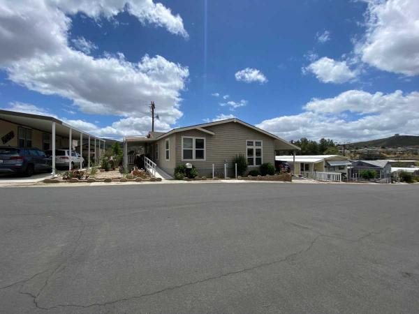 2005  Mobile Home For Sale