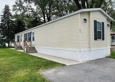 Mobile Home at 915 Lawrence St Lot 71 Lake Station, IN 46405
