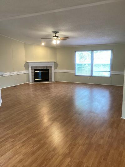Photo 5 of 16 of home located at 428 North Fork Road San Marcos, TX 78666
