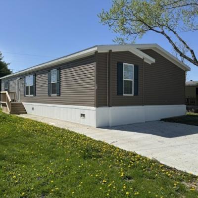 Mobile Home at 27 Crestwood Drive #0061 Middletown, IN 47356