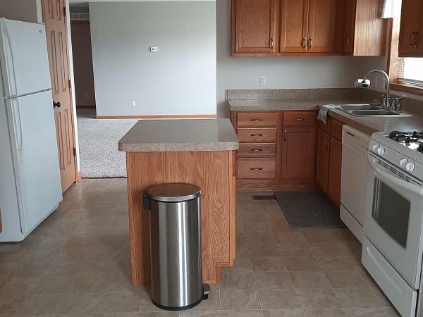 2009 Fairmont 166 4563N  Home