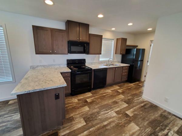 2023 Clayton - Middlebury 179 81RSH16663BH23  Home