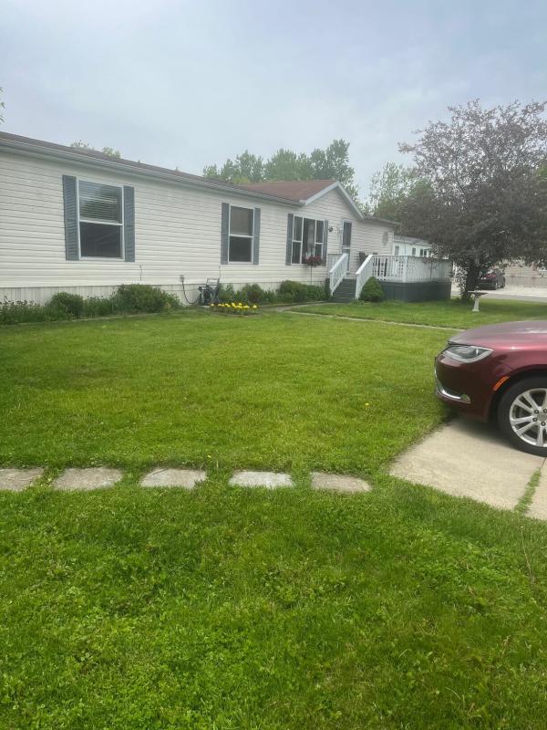2000 Four Seasons DAP1676H32089  Home