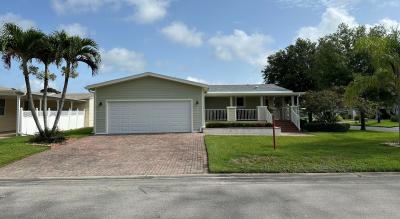 Photo 2 of 24 of home located at 1157 West Lakeview Drive Sebastian, FL 32958