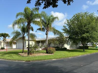 Photo 3 of 24 of home located at 1157 West Lakeview Drive Sebastian, FL 32958