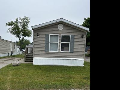 Photo 4 of 11 of home located at 9904 Julie Drive Site #221 Ypsilanti, MI 48197