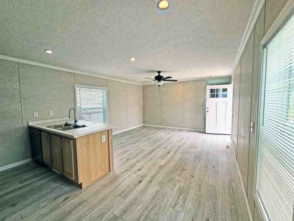 2025 Skyline 864A  Home