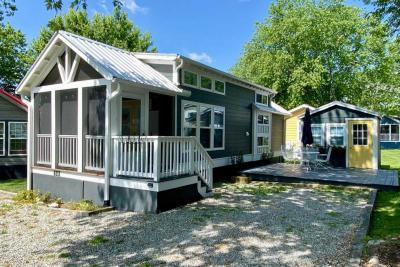 Mobile Home at 50 Daydreamers Ln Flat Rock, NC 28731