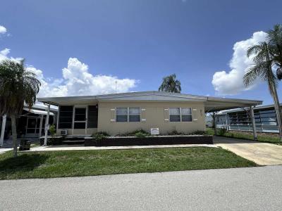 Photo 2 of 8 of home located at 600 Plaza Del Sol North Fort Myers, FL 33917