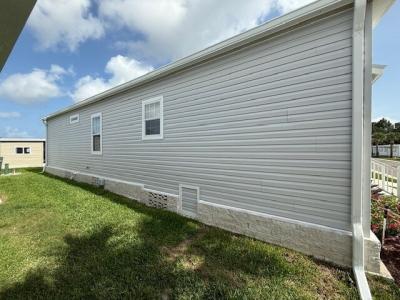 Photo 4 of 7 of home located at 1071 Donegan Rd Lot 580 Largo, FL 33771