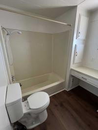 1981 7239 Commodore Homes Paramount 80514 S Mobile Home