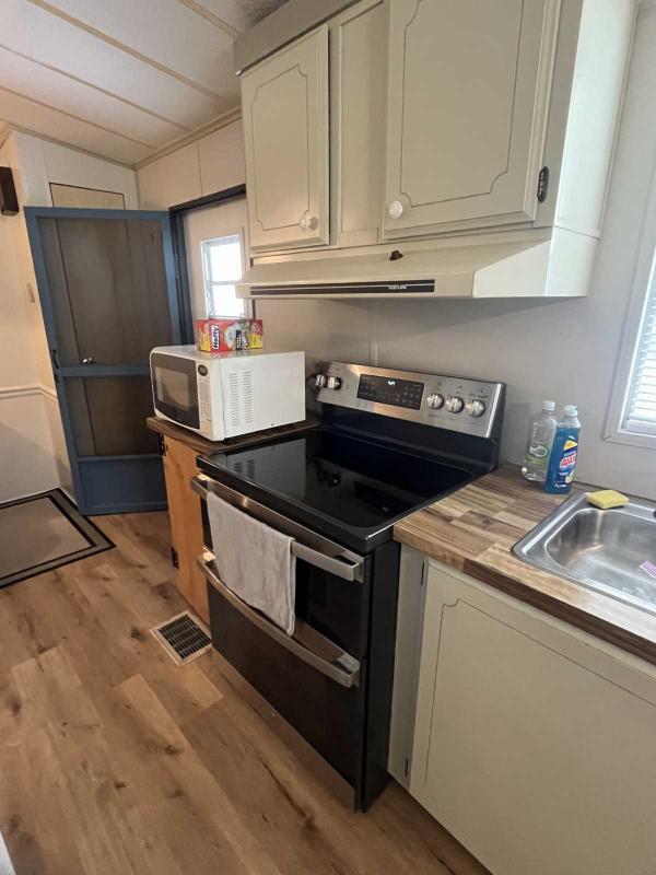 1983 Mobile Home