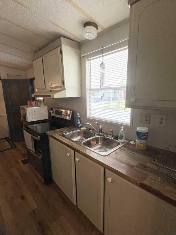 1983 Mobile Home