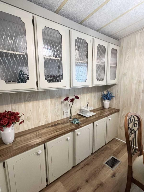1983 Mobile Home