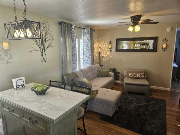 1978 2br/1.5BA Mobile Home