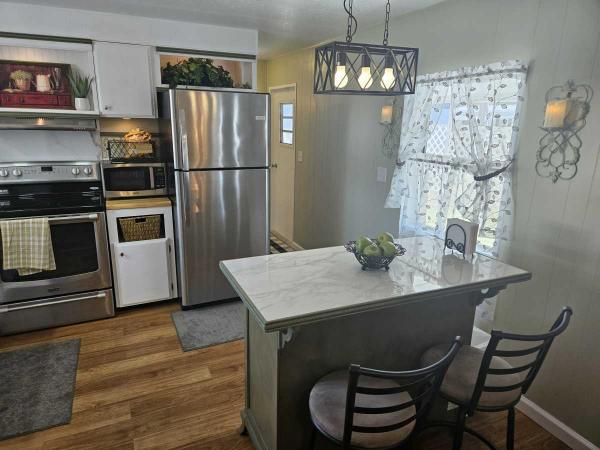 1978 2br/1.5BA Mobile Home