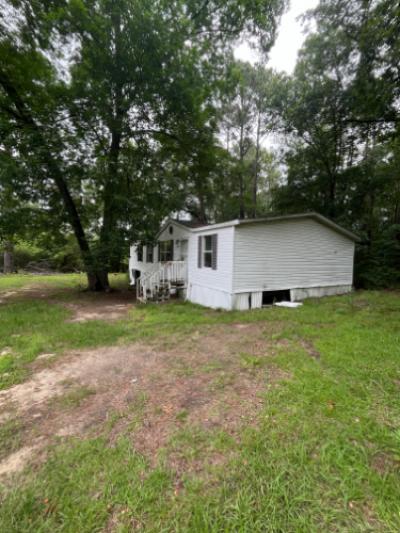 Photo 3 of 13 of home located at 307 Old Parker Farm Rd Raeford, NC 28376