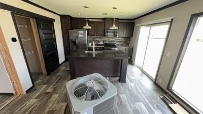Photo 3 of 20 of home located at 41093 Highway 931 Gonzales, LA 70737