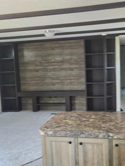 Photo 5 of 14 of home located at 918 Cimarron Trl Gardner, KS 66030