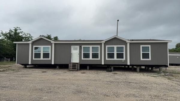 2023 FARMHOUSE FLEX 38SLS32603AH23 Mobile Home For Sale