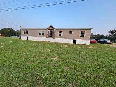 Mobile Home at 60 County Rd 796 Cullman, AL 35055
