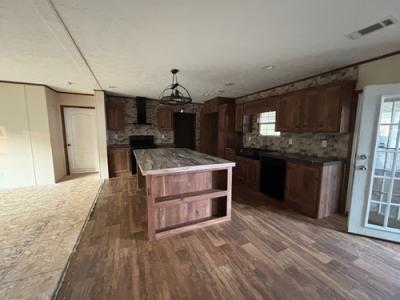 Photo 3 of 19 of home located at 60 County Rd 796 Cullman, AL 35055