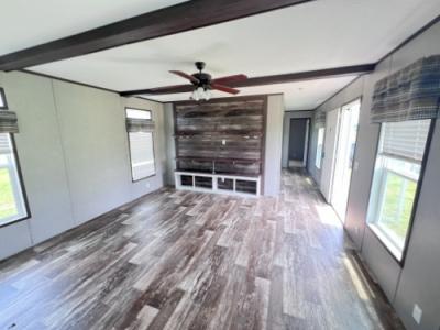 Photo 3 of 13 of home located at 16071 Old Greensboro Road Moundville, AL 35474