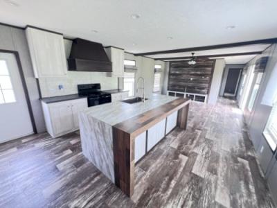 Photo 4 of 13 of home located at 16071 Old Greensboro Road Moundville, AL 35474