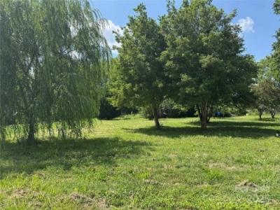 Photo 4 of 19 of home located at 1555 Moore Rd York, SC 29745