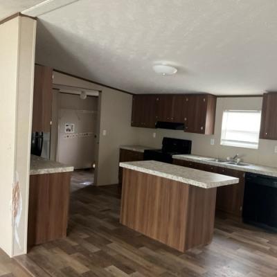 Photo 4 of 21 of home located at 122 Amistad Dr Progreso, TX 78579