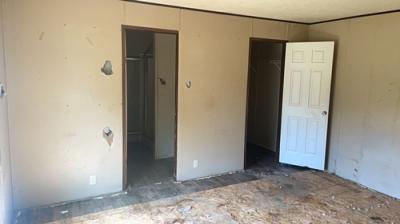 Photo 5 of 8 of home located at 401 S Maple St Carterville, MO 64835