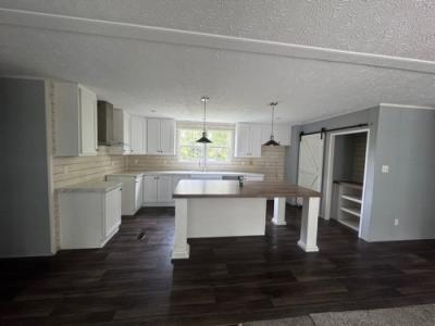 Photo 4 of 17 of home located at 485 Hammond Rd SE Calhoun, GA 30701