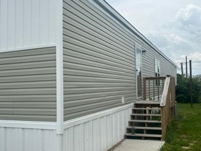 Photo 2 of 10 of home located at 167 Spurlin Trailer Richmond, KY 40475